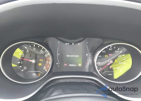 2018 Jeep Compass Latitude 4X4 из США, поврежденный, VIN 3C4NJDBBXJT320472